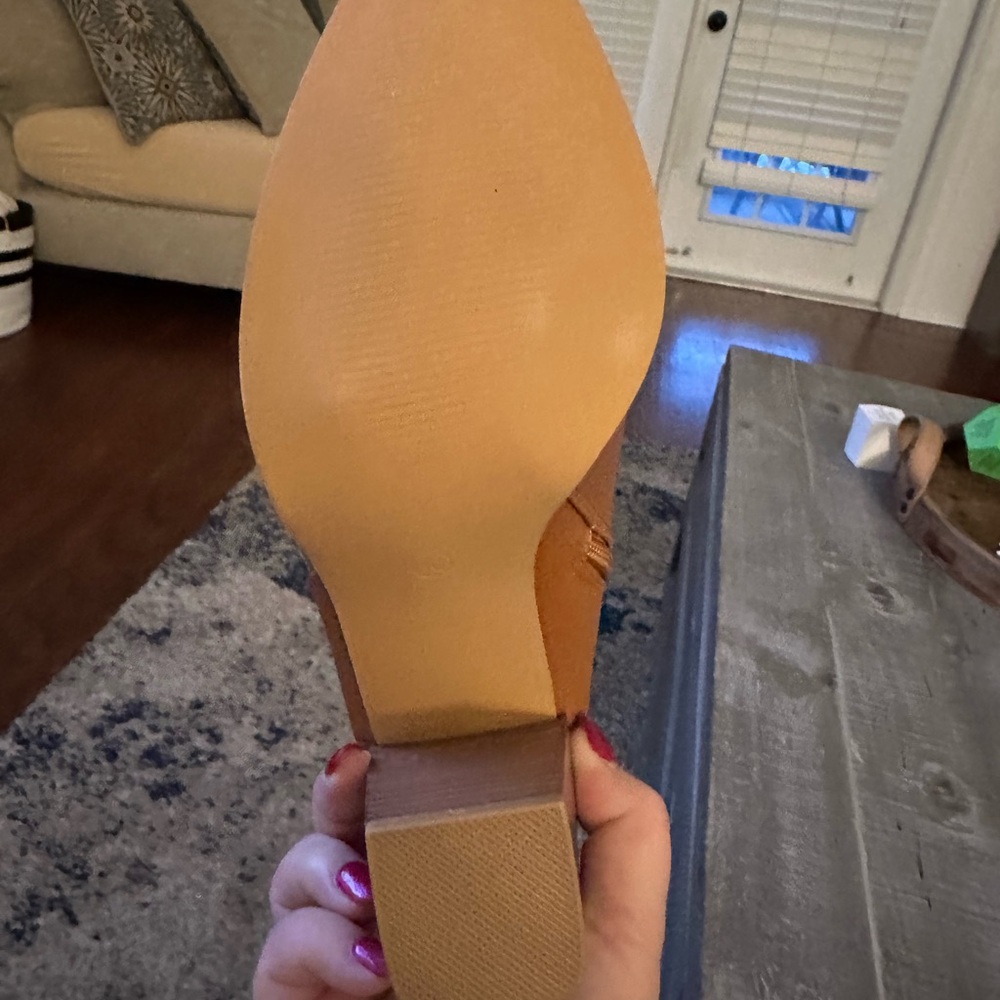 Tan Ankle Boots NEW IN BOX - Picture 7 of 7
